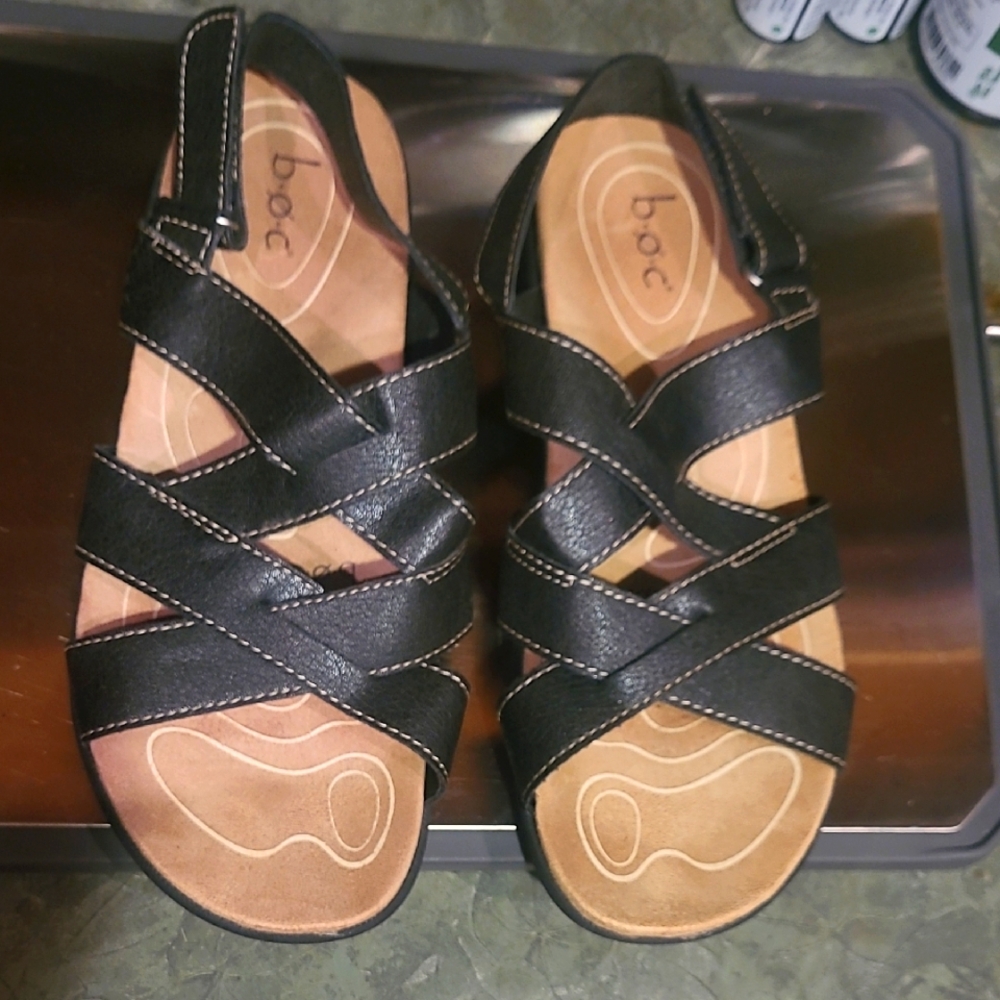 BOC Women's Black and Tan Strappy Sandals USA 9